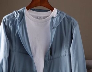 Летняя мужская ветровка легкая дышащая с капюшоном на молнии, голубой