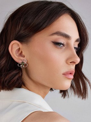 amberholl Нежные лёгкие серьги «Ромашка» с зелёным янтарём