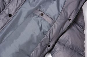 Куртка Объемная куртка не только стильно смотрится, она удобная,
свободная и мягкая. Oversize стал настоящим спасением для тех, кто любит одежду,
которая не сковывает движения, под пуховик можно надет