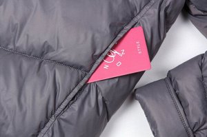 Куртка Объемная куртка не только стильно смотрится, она удобная,
свободная и мягкая. Oversize стал настоящим спасением для тех, кто любит одежду,
которая не сковывает движения, под пуховик можно надет