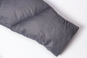 Куртка Объемная куртка не только стильно смотрится, она удобная,
свободная и мягкая. Oversize стал настоящим спасением для тех, кто любит одежду,
которая не сковывает движения, под пуховик можно надет