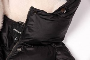 Куртка Объемная куртка не только стильно смотрится, она удобная,
свободная и мягкая. Oversize стал настоящим спасением для тех, кто любит одежду,
которая не сковывает движения, под пуховик можно надет