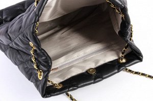 Сумка Дутая сумочка или, как ее называют, сумка-подушка имеет мягкую, обтекаемую форму. Сделана из качественной, морозостойкой экокожи. Сумочка подойдет под любую одежду зимой, весной, летом и осенью.
