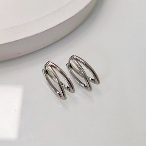 Серьги Вставка: Без вставок
Материал изделия: ювелирный сплав
Размер: 2 см
Вид(модель) сережек: Английский замочек

Изысканные серьги с элегантными цирконами, созданные из гипоаллергенного ювелирног