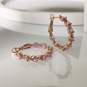 Серьги Вставка: Цирконы
Материал изделия: ювелирный сплав
Размер: 2.3 см
Вид(модель) сережек: Кольца

Изысканные серьги с элегантными цирконами, созданные из гипоаллергенного ювелирного сплава, стан