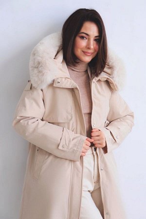 Парка + ДЛИНА: 96 (+-3) см.
+ СОСТАВ: ПЭ 100%; подклад: ПЭ 100%; утеплитель: 150 г/м - отстегивается
+ ПАРАМЕТРЫ МОДЕЛИ: 81/60/91, рост модели 165 см.
+ ОБРАЗЕЦ НА МОДЕЛИ: 42