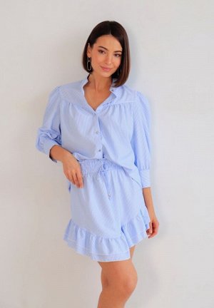 Костюм с юбкой в голубую полоску
