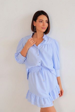 Костюм с юбкой в голубую полоску