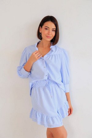 Костюм с юбкой в голубую полоску