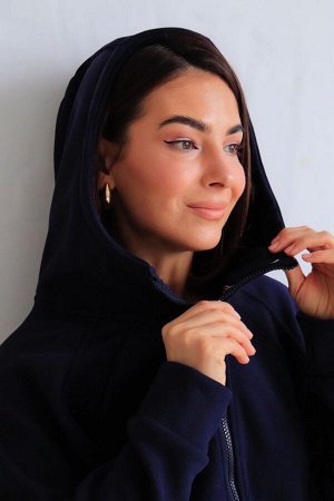 Толстовка В минибрак входит:
- маленькие затяжки;
- стрелки;
- пятна;
- другие малозаметные дефекты.
Все вышеперечисленные дефекты не влияют на использование вещи в повседневной жизни. Как правило, вс