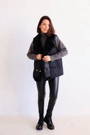 Жилет + ДЛИНА: 67 (+-3) см.
+ СОСТАВ: ПЭ 100%; подклад: ПЭ 100%; утеплитель: 150 г/м
+ ПАРАМЕТРЫ МОДЕЛИ: 81/60/91, рост модели 165 см.
+ ОБРАЗЕЦ НА МОДЕЛИ: 44