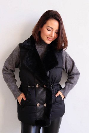 Жилет + ДЛИНА: 67 (+-3) см.
+ СОСТАВ: ПЭ 100%; подклад: ПЭ 100%; утеплитель: 150 г/м
+ ПАРАМЕТРЫ МОДЕЛИ: 81/60/91, рост модели 165 см.
+ ОБРАЗЕЦ НА МОДЕЛИ: 44