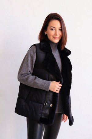 Жилет + ДЛИНА: 67 (+-3) см.
+ СОСТАВ: ПЭ 100%; подклад: ПЭ 100%; утеплитель: 150 г/м
+ ПАРАМЕТРЫ МОДЕЛИ: 81/60/91, рост модели 165 см.
+ ОБРАЗЕЦ НА МОДЕЛИ: 44