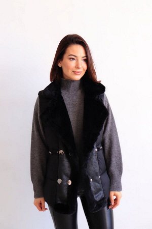 Жилет + ДЛИНА: 67 (+-3) см.
+ СОСТАВ: ПЭ 100%; подклад: ПЭ 100%; утеплитель: 150 г/м
+ ПАРАМЕТРЫ МОДЕЛИ: 81/60/91, рост модели 165 см.
+ ОБРАЗЕЦ НА МОДЕЛИ: 44
