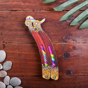 Сувенир деревянный «Нож бабочка, радужные линии»