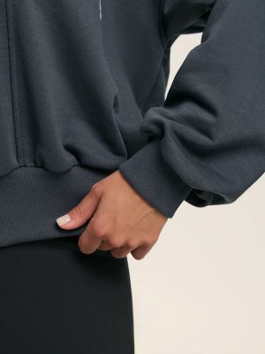 Укороченный свитшот объемного силуэта