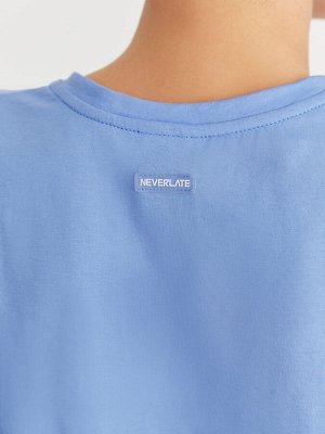 Базовая футболка свободного силуэта с брендингом AESTHETICS & SPORTS