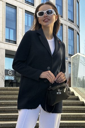 Жакет Жакет GO F4065/20-04.170-176 темно-синий 
Состав: ПЭ-20%; Хлопок-80%;
Сезон: Весна
Рост: 170

Жакет Gowear из футера в стиле smart casual поможет создать в меру строгий и одновременно расслабле