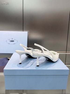 Босоножки женские кожаные