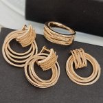 Комплект ювелирной бижутерии коллекция "Дубай" в геометрическом стиле серьги, кулон и кольцо 19 р, покрытие позолота, арт.314.122-19