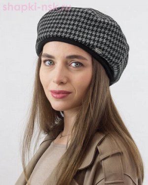 Берет Бренд: Сиринга     Регулировка размера: Кулиска
Тип изделия: Берет
Размер: 56-58
Состав: 100% шерсть