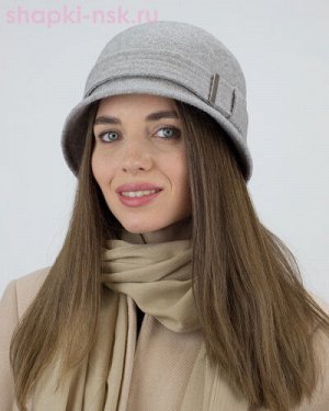 Шляпа Бренд: Сиринга     Регулировка размера: Отсутствует
Тип изделия: Шляпа
Размер: 56-58
Отворот: шапка с подворотом