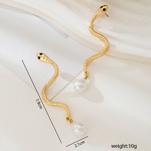 Серьги Эта стильная качественная бижутерия, которая точно не останется незамеченной! Сочетание геометрических форм и различных материалов создает идеальное сочетание элегантности и смелости.
Украшения
