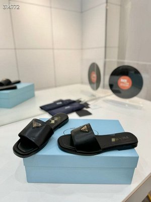 Шлепанцы женские кожаные