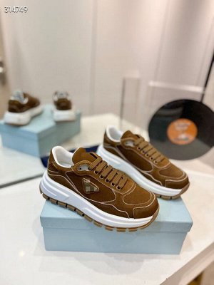 Кроссовки женские замшевые