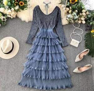 Платье с  V-образным вырезом,синий
