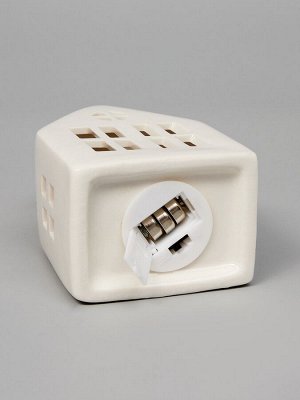 Светодиодная фигура «Дом с трубой», 12.6x5.5x7.5 см, 1 LED, керамика, от батареек LR44x3 шт., тёплый белый свет