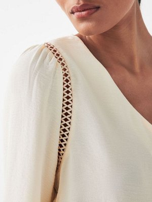 Симпатичная блузка с V-образным вырезом и отделкой JDY Broderie
