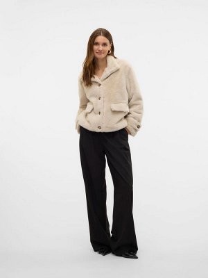 Короткая куртка из искусственного меха VERO MODA с карманами