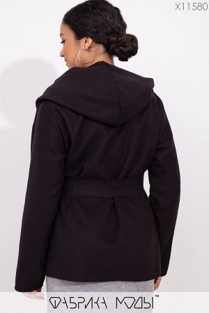 Короткое пальто-разлетайка с капюшоном, прорезными карманами и съемным поясом X11580