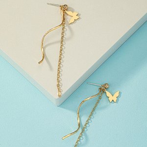 Серьги Эта стильная качественная бижутерия, которая точно не останется незамеченной! Сочетание геометрических форм и различных материалов создает идеальное сочетание элегантности и смелости.
Украшения