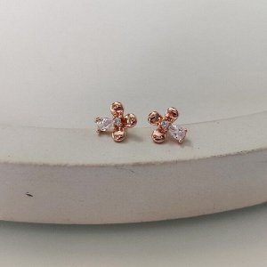 Серьги Вставка: Цирконы
Материал изделия: ювелирный сплав
Размер: 0.5 см
Вид(модель) сережек: Гвоздики

Изысканные серьги созданные из гипоаллергенного ювелирного сплава, станут великолепным дополне