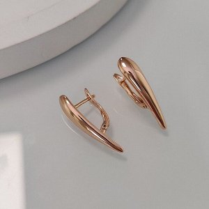 Серьги Вставка: Без вставок
Материал изделия: ювелирный сплав
Размер: 3 см
Вид(модель) сережек: Английский замочек

Изысканные серьги созданные из гипоаллергенного ювелирного сплава, станут великоле
