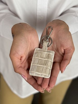 Брелок из кожи крокодила