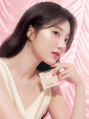 Dasique Luxe Glow Highligher #01 Shine Beige 6гр - Хайлайтер для лица в бежевом оттенке
