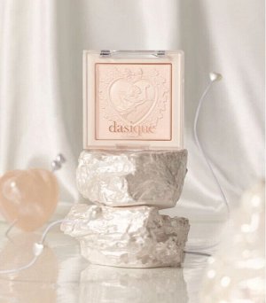 Dasique Luxe Glow Highligher #01 Shine Beige 6гр - Хайлайтер для лица в бежевом оттенке