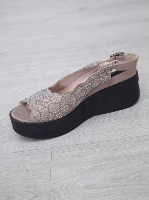 Босоножки со стразами ZIGNAM 557-115 (6) от 1 шт.