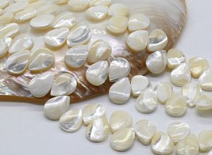 Бусины из перламутра капля 13*18мм, 37см, 44 бусины