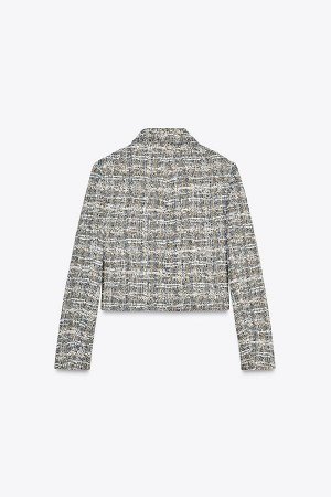 пиджак ЦВЕТ как на первом фото БЛЕЙЗЕР С ТЕКСТУРНЫМ УЗОРОМ (BLAZER MIT STRUKTURMUSTER) Короткий пиджак с воротником-лацканами и длинными рукавами с подплечниками. Передние карманы с клапанами. Застежк