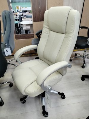 Кресло компьютерное 6682 БОСС слоновая кость