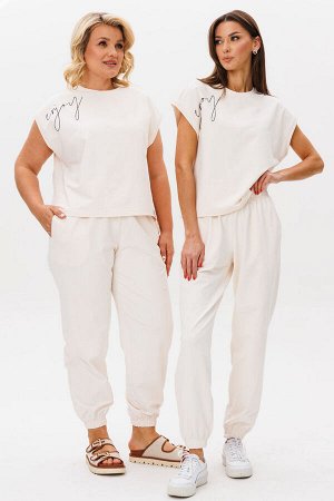 Брюки Брюки Kivviwear 418412 шампань 
Состав: Хлопок-92%; Эластан-8%;
Сезон: Лето
Рост: 170

Эти брюки - отличный выбор для тех, кто любит спортивный и элегантный стиль. Они выполнены из двухниточног