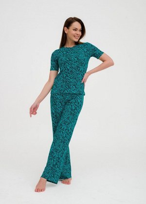 Костюм женский из футболки и брюк из вискозы Леопард изумруд