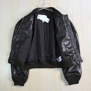 Куртка с длинными рукавами из иск. кожи, воротник стойка, на молнии, коричневая