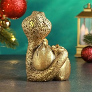 Фигура "Змея Кобра на мешках с монетами" 10х7х13см, золото