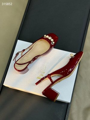 Босоножки женские кожаные