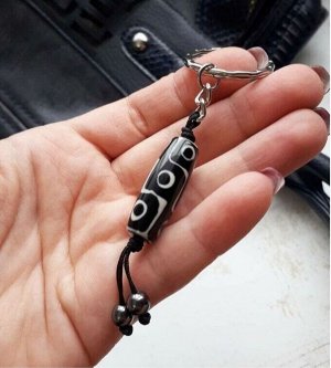 Подвеска на ключи с бусиной ДЗИ